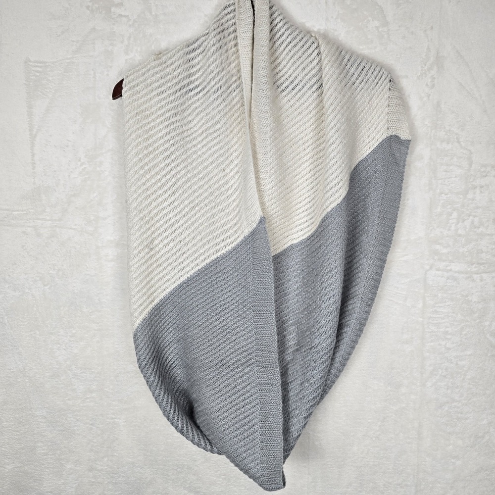 North Face Women's One Size Two Tone Infinity‎ Scarf Gray White